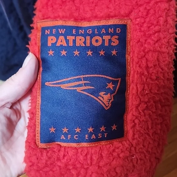 New England Patriots Sherpa Hoodie - Red and Navy size XL - Picture 3 of 6